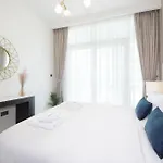 Incredible Sea View 2Bhk - Private Beach Access - Emaar Beachfront