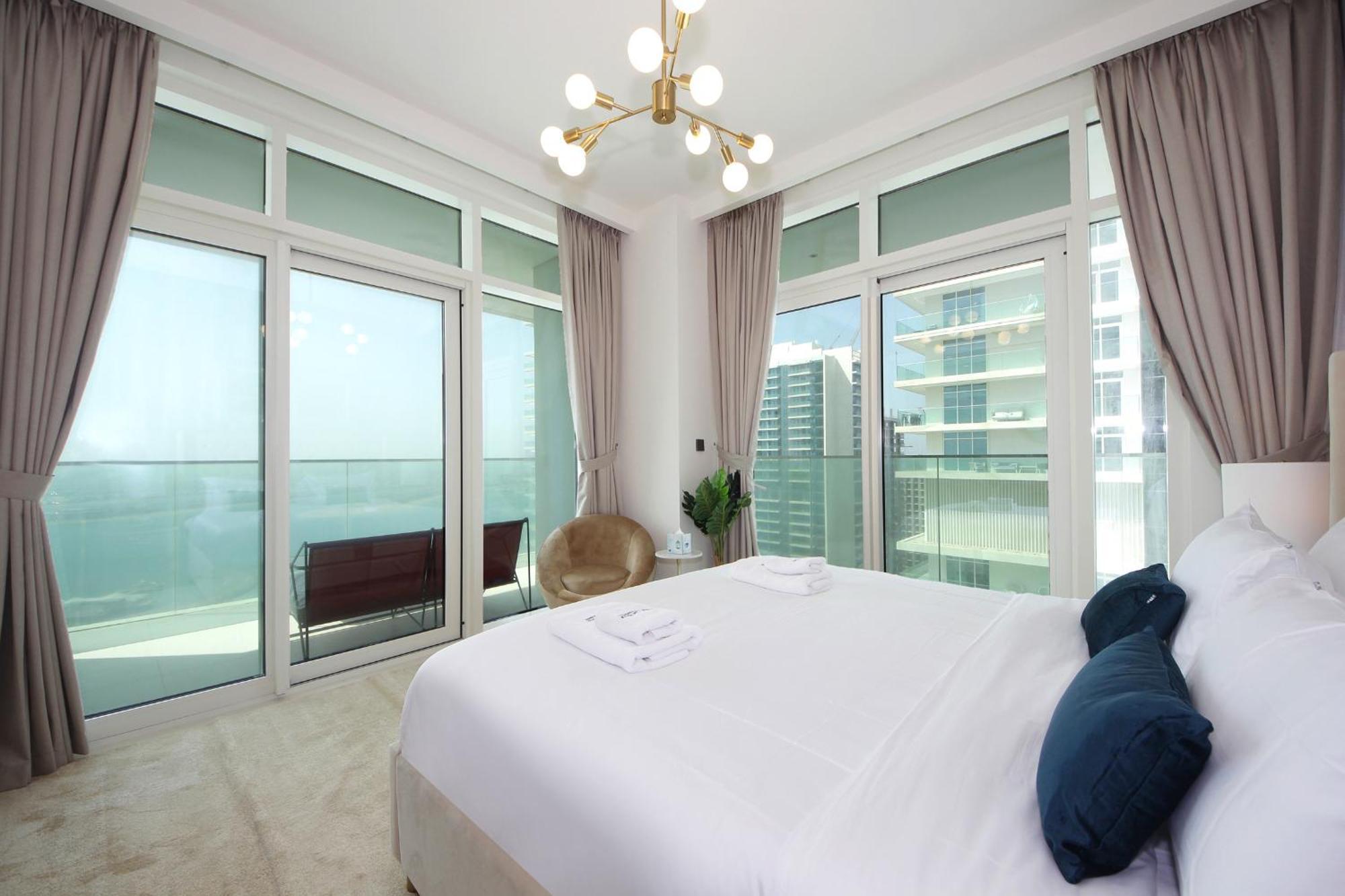 Incredible Sea View 2bhk - Private Access - Emaar Beachfront * Dubai