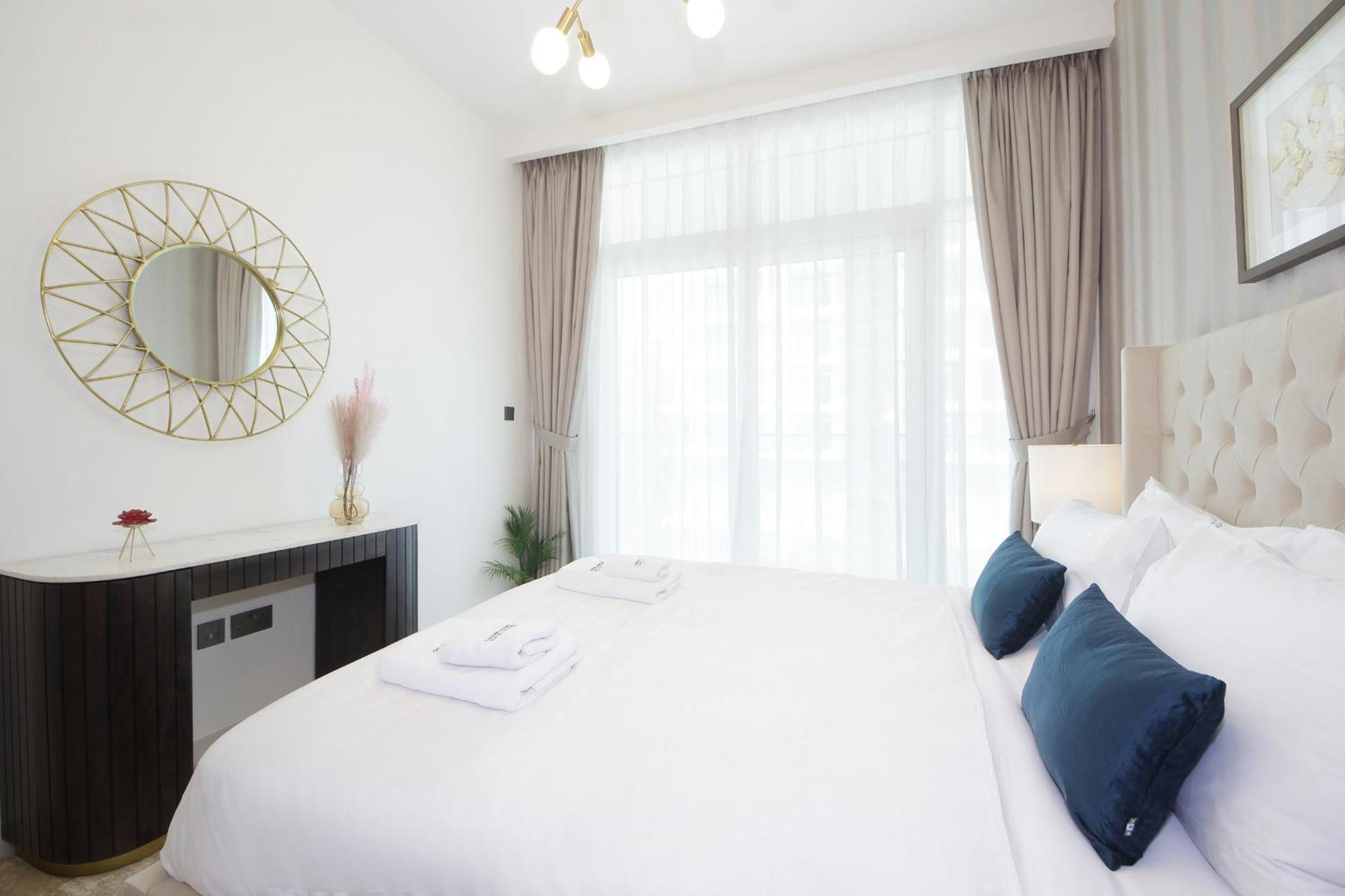 Incredible Sea View 2bhk - Private Access - Emaar Beachfront *