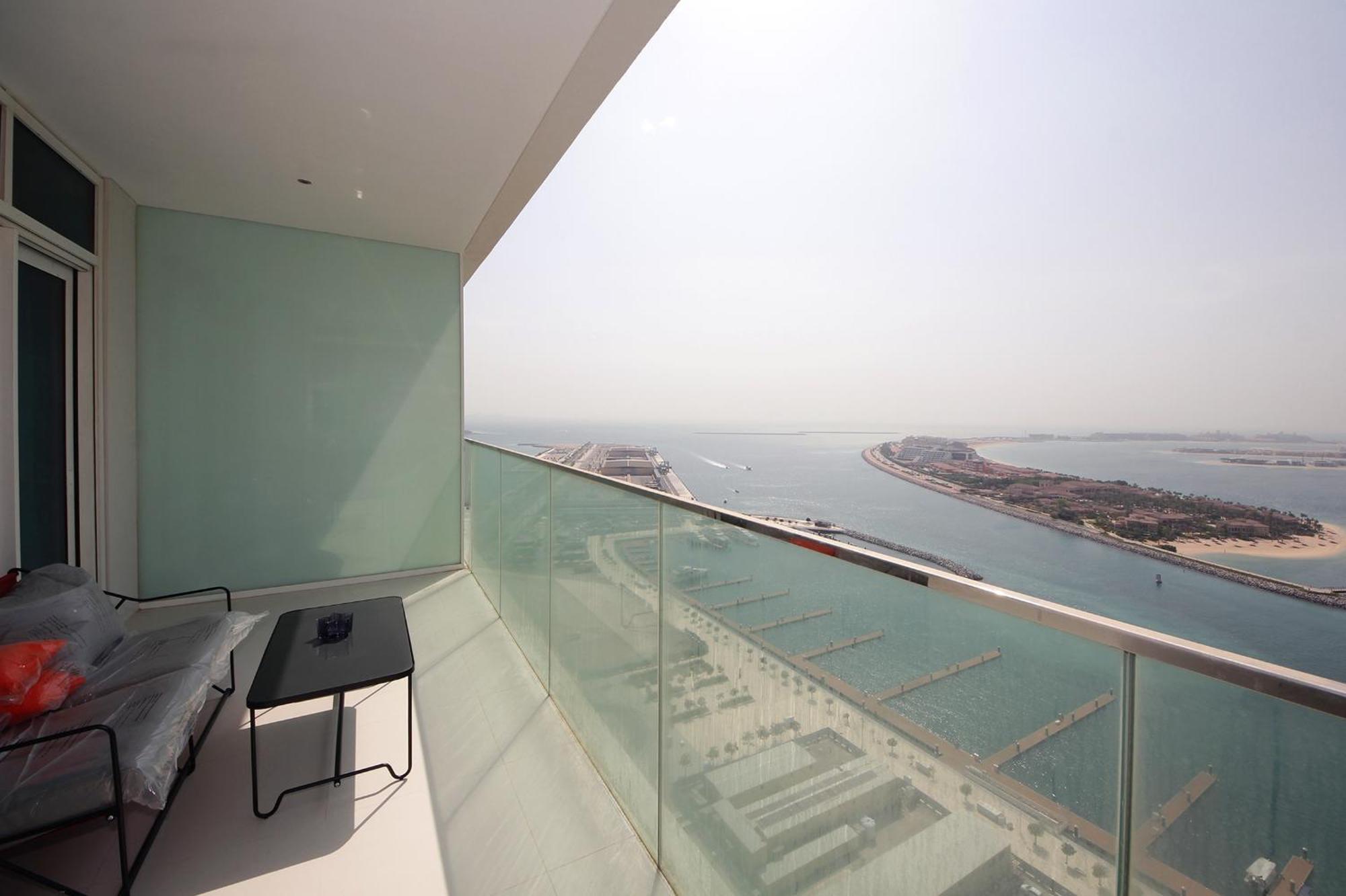Incredible Sea View 2bhk - Private Access - Emaar Beachfront Apartment Dubai
